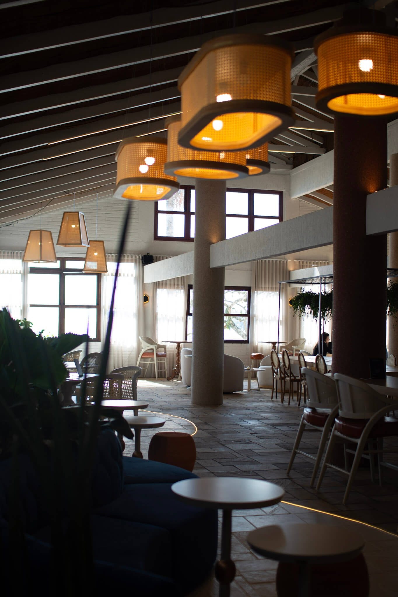 loja no final do corredor vazia